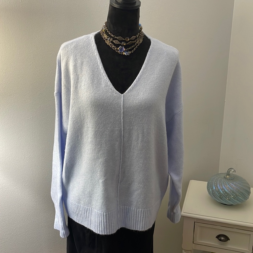 Vince Camino Light.Baby Blue Sweater